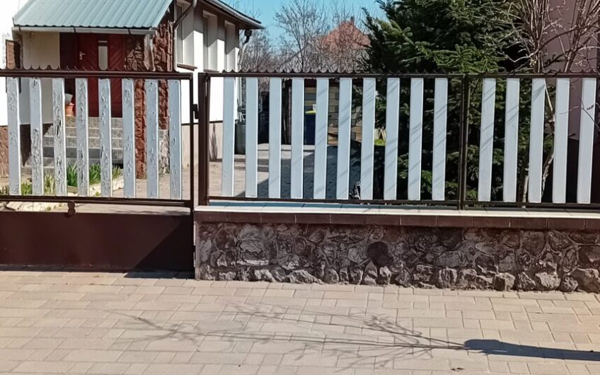 Kisvárda kedvelt utcájában három szobás családi ház eladó