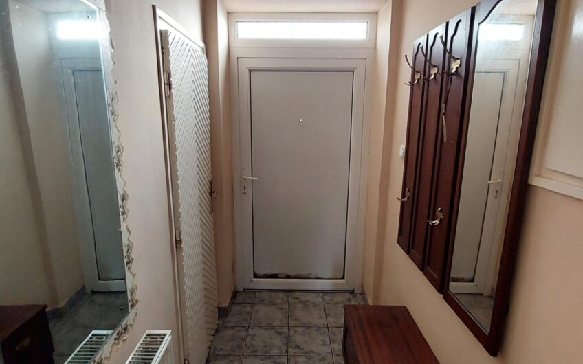 Záhonyban eladó 3 szobás társasházi lakás.