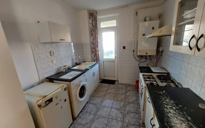 Záhonyban eladó 3 szobás társasházi lakás.