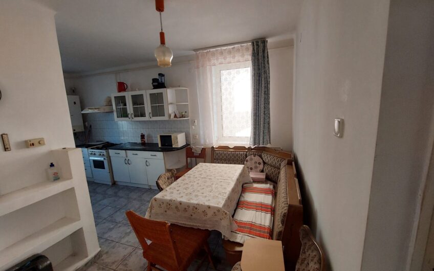 Záhonyban eladó 3 szobás társasházi lakás.