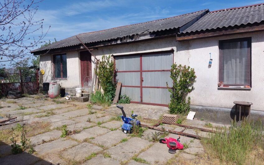 🏡 Tágas családi ház eladó Mándokon – kandallóval, nagy telekkel!