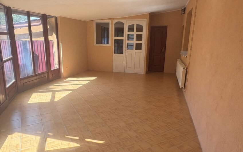 🏡 SZÉPEN FELÚJÍTOTT CSALÁDI HÁZ KISVÁRDÁN! 🏡