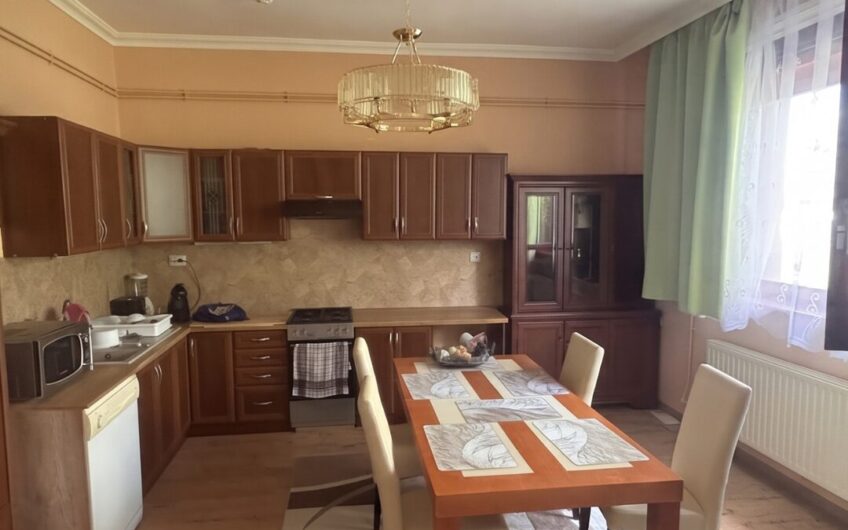 🏡 SZÉPEN FELÚJÍTOTT CSALÁDI HÁZ KISVÁRDÁN! 🏡